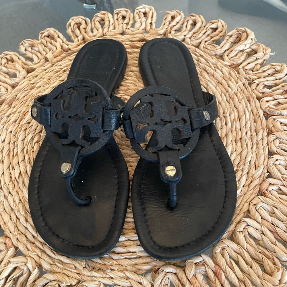 Tory Burch Logo flats size 7.5